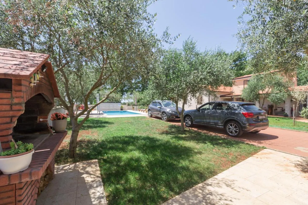 Holiday Home Giovanna Kastelir 0*,  Croatia