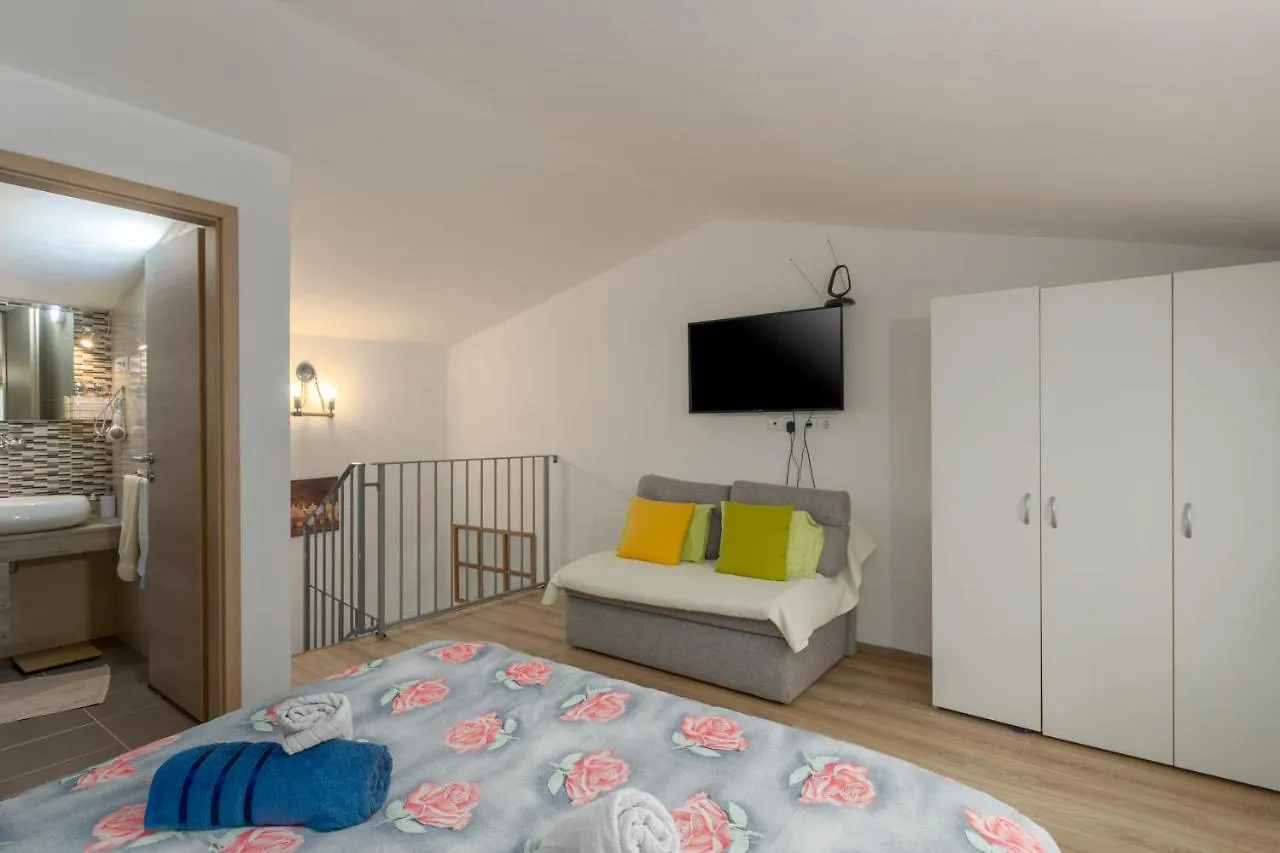 Holiday Home Giovanna Kastelir