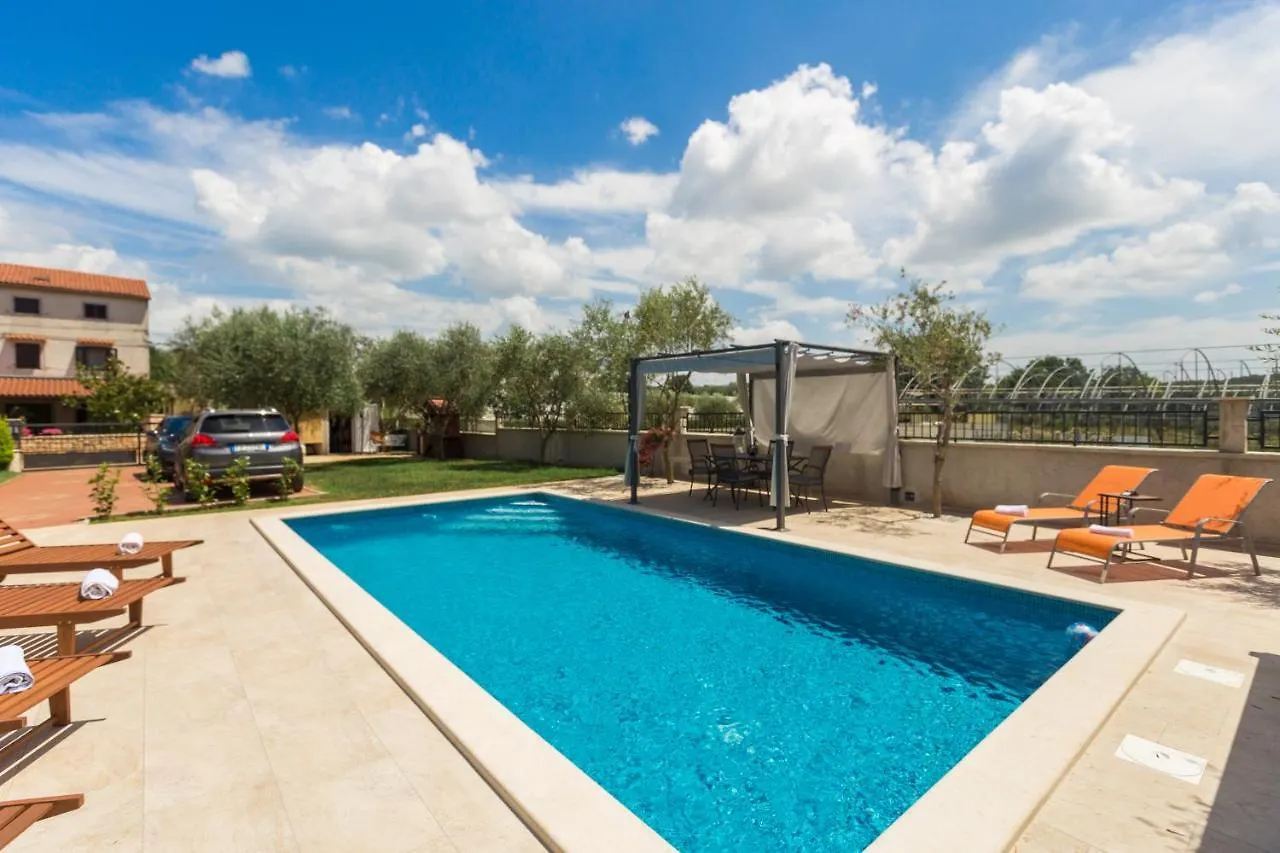 Holiday Home Giovanna Kastelir 0*,  Croatia