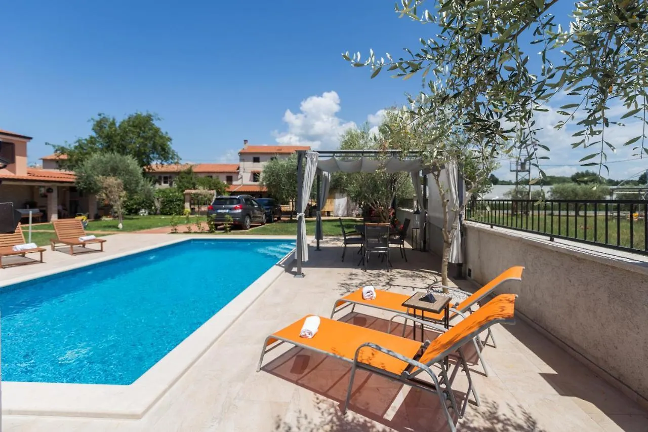Holiday Home Giovanna Kastelir 0*,  Croatia