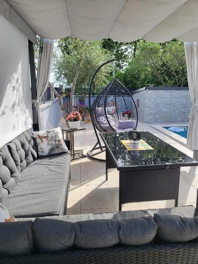 Holiday Home Giovanna Kastelir 0*,  Croatia